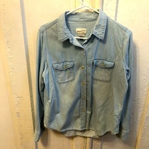 Women’s button up shirt